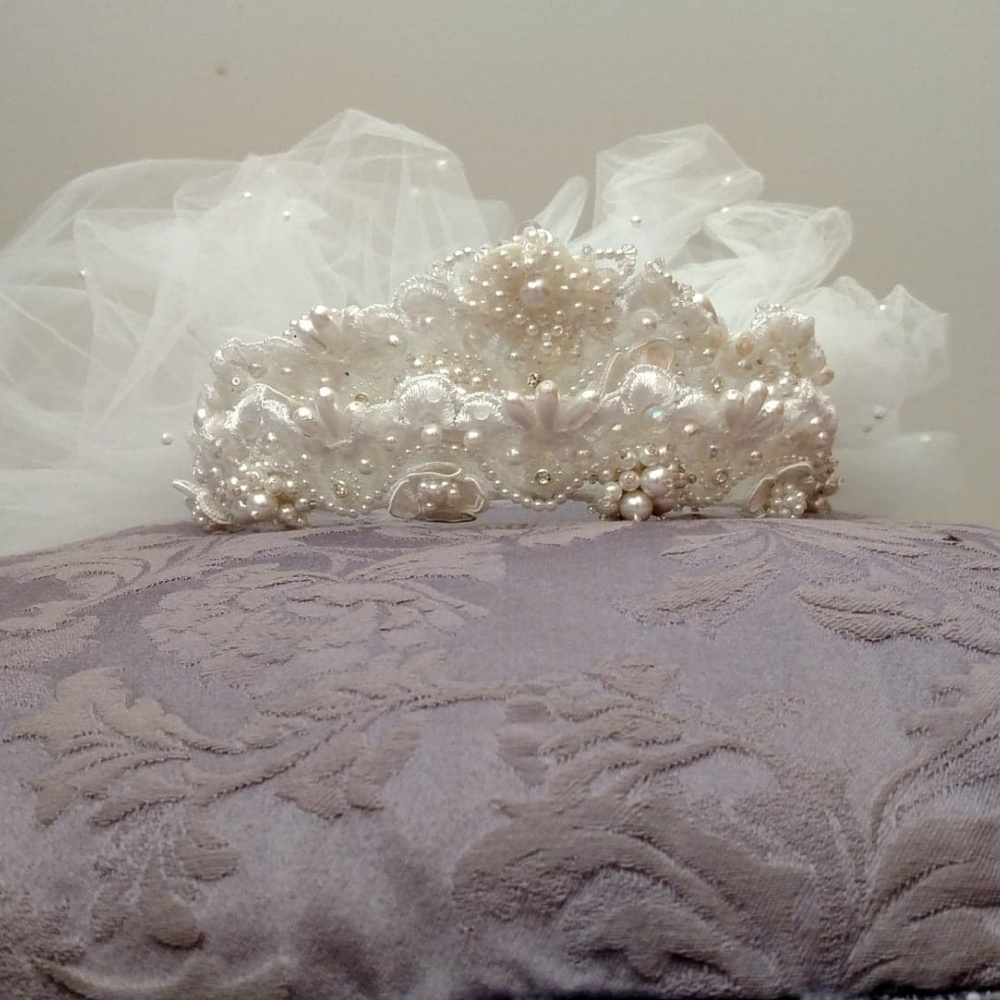 Wedding vail and tiara